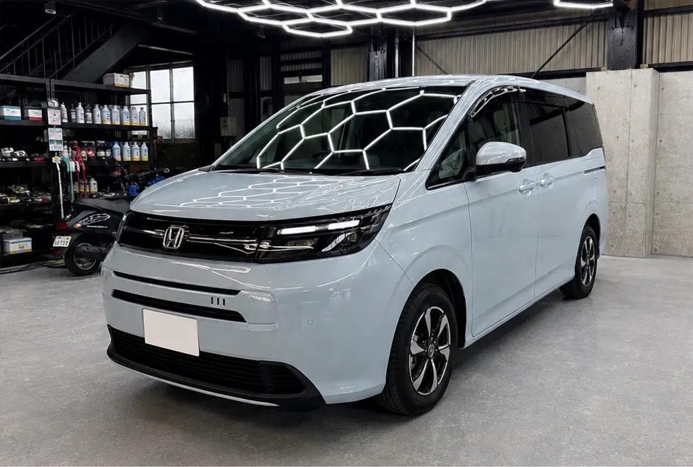 ガードグレイズ施工後の2026年式ブルーホライゾン・メタリックのホンダ フリード